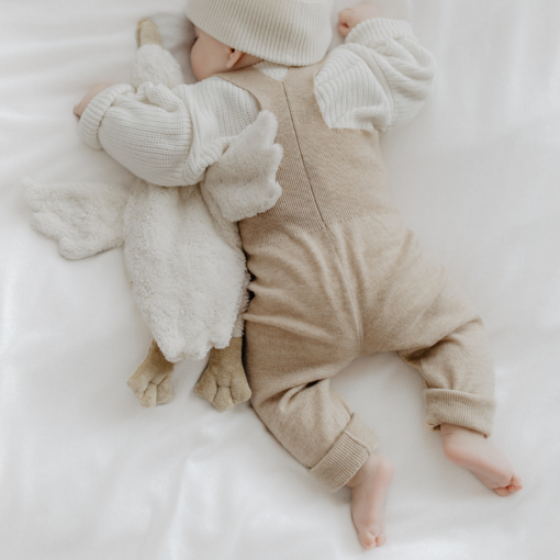 benuu® Baby Latzhose aus Merinowolle – Mitwachsender Strick-Overall (0–12 Monate) – Bild 11