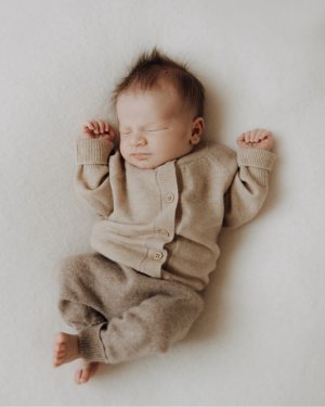 Alternative view of Merino Cardigan Cappu <br> (0-12 Monate)